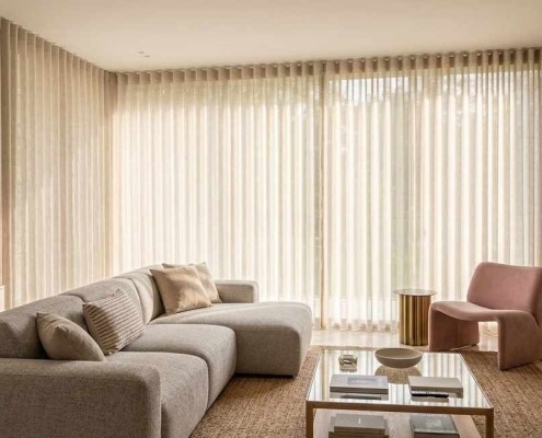 Cortinas a medida para salón moderno en Madrid
